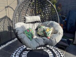 Outdoor Swinger (Rattan)